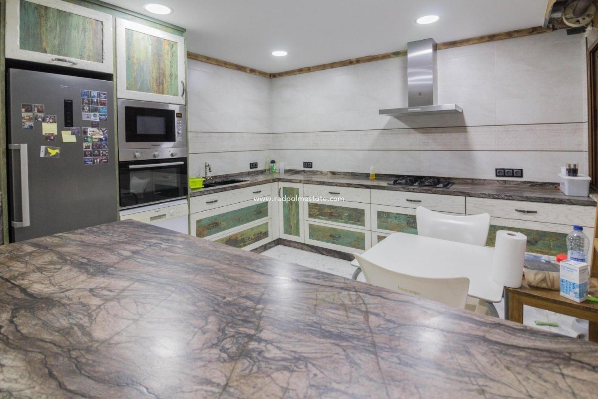 Videresalg - Villa -
Redován