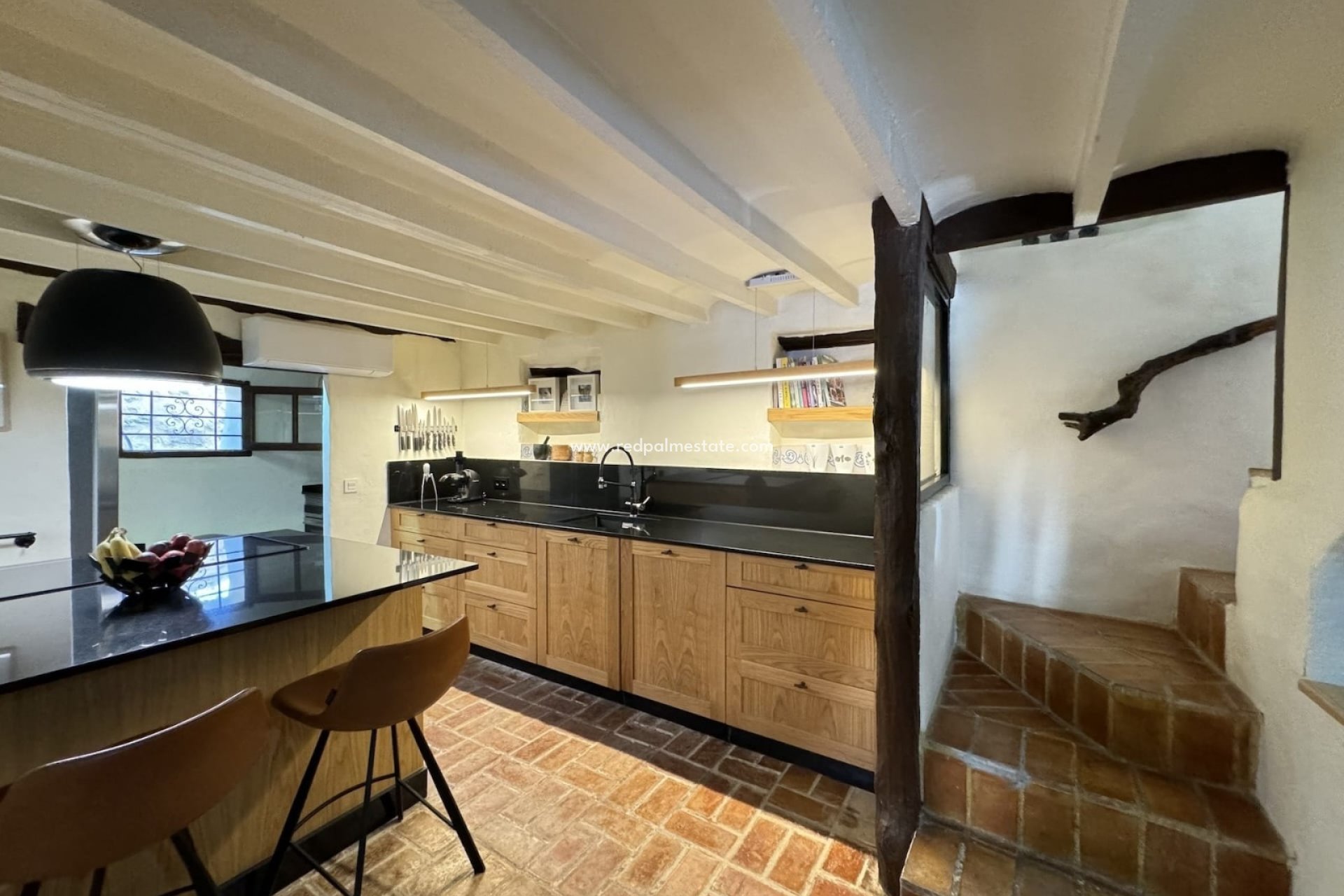 Videresalg - Villa -
Relleu - Inland