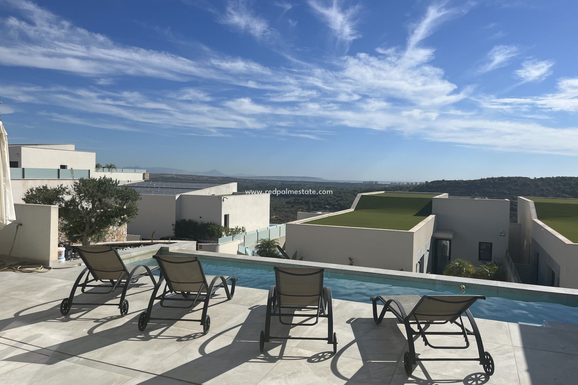 Videresalg - Villa -
Rojales - Inland