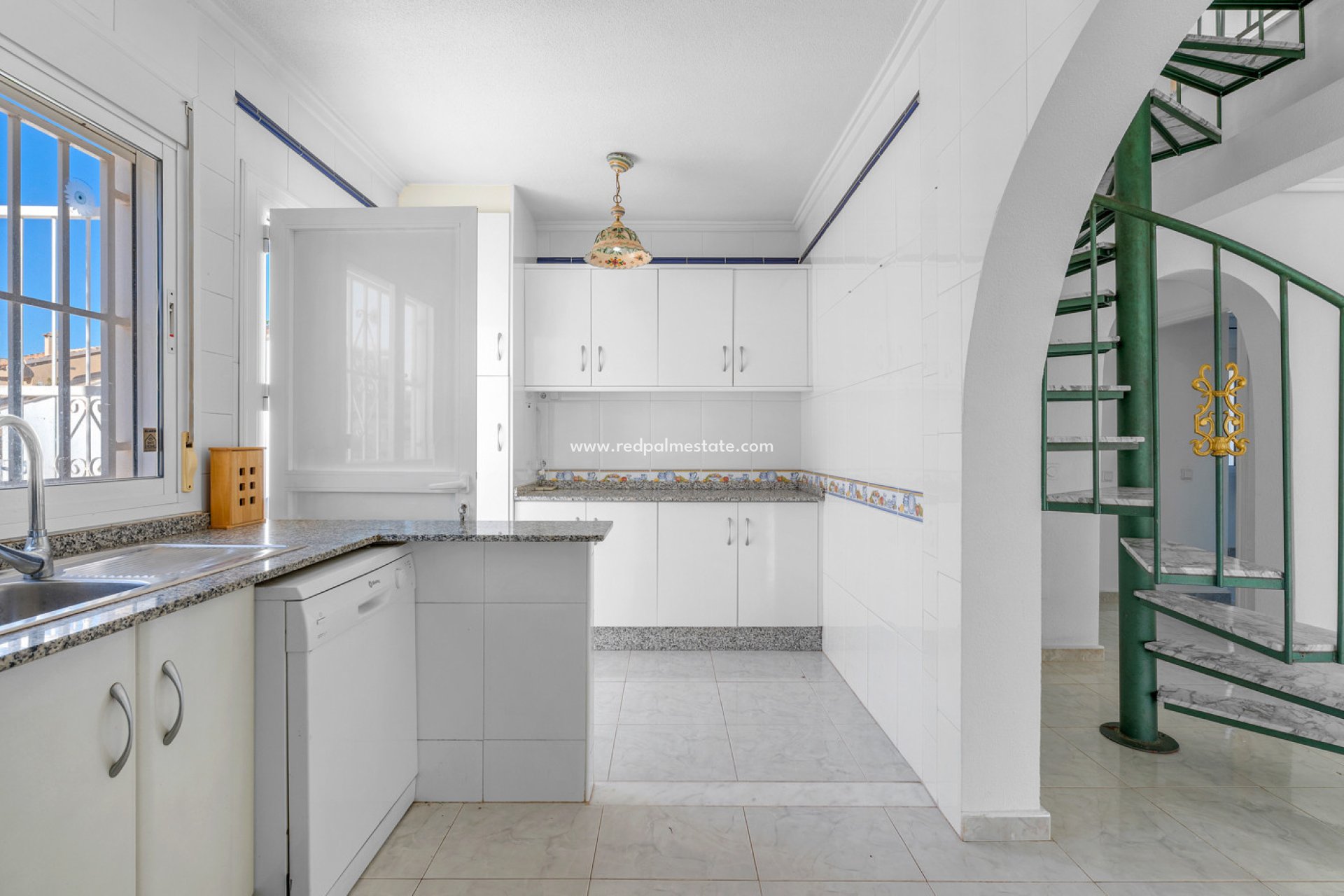 Videresalg - Villa -
Rojales - Inland