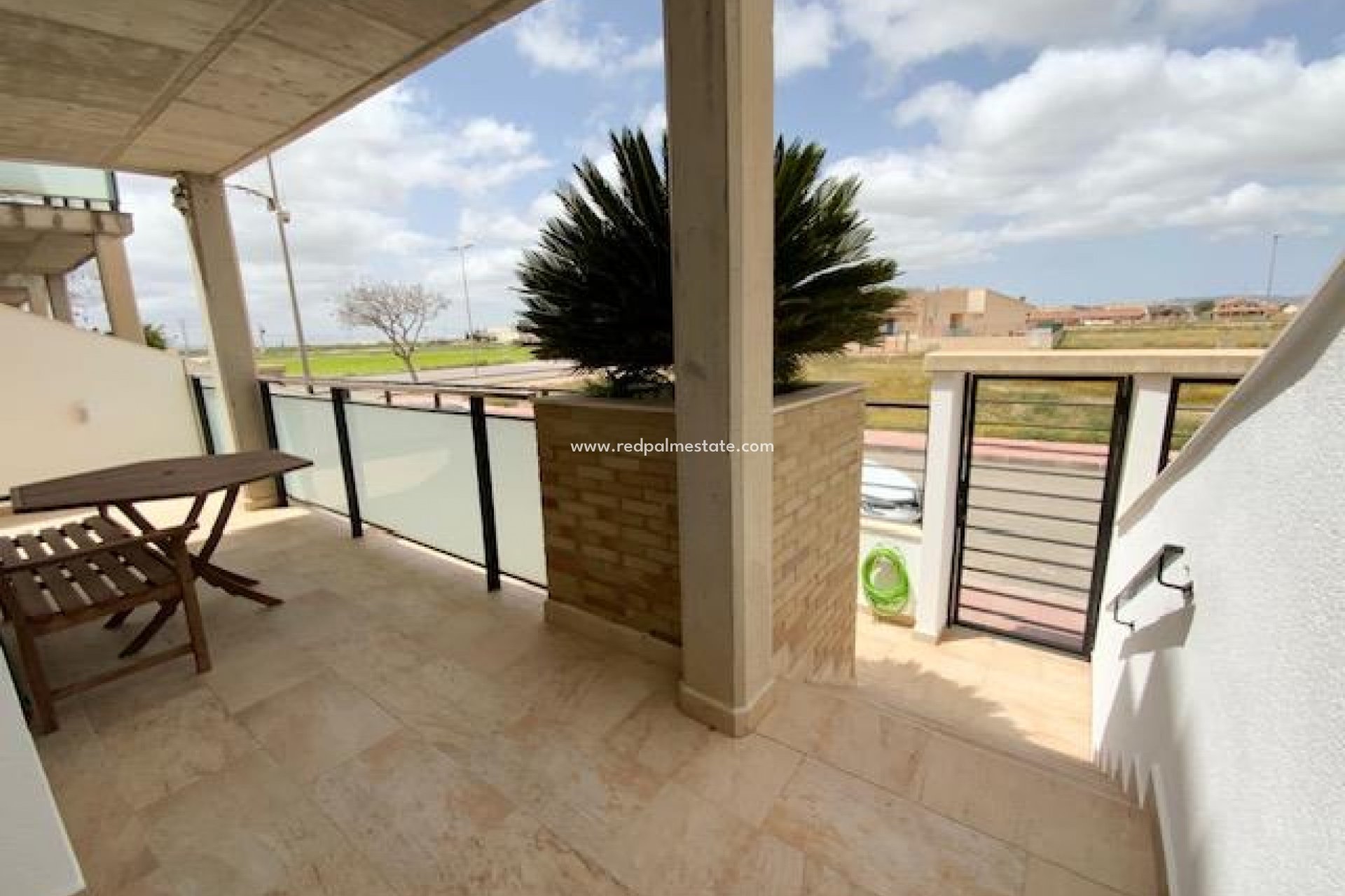 Videresalg - Villa -
ROLDAN - Inland