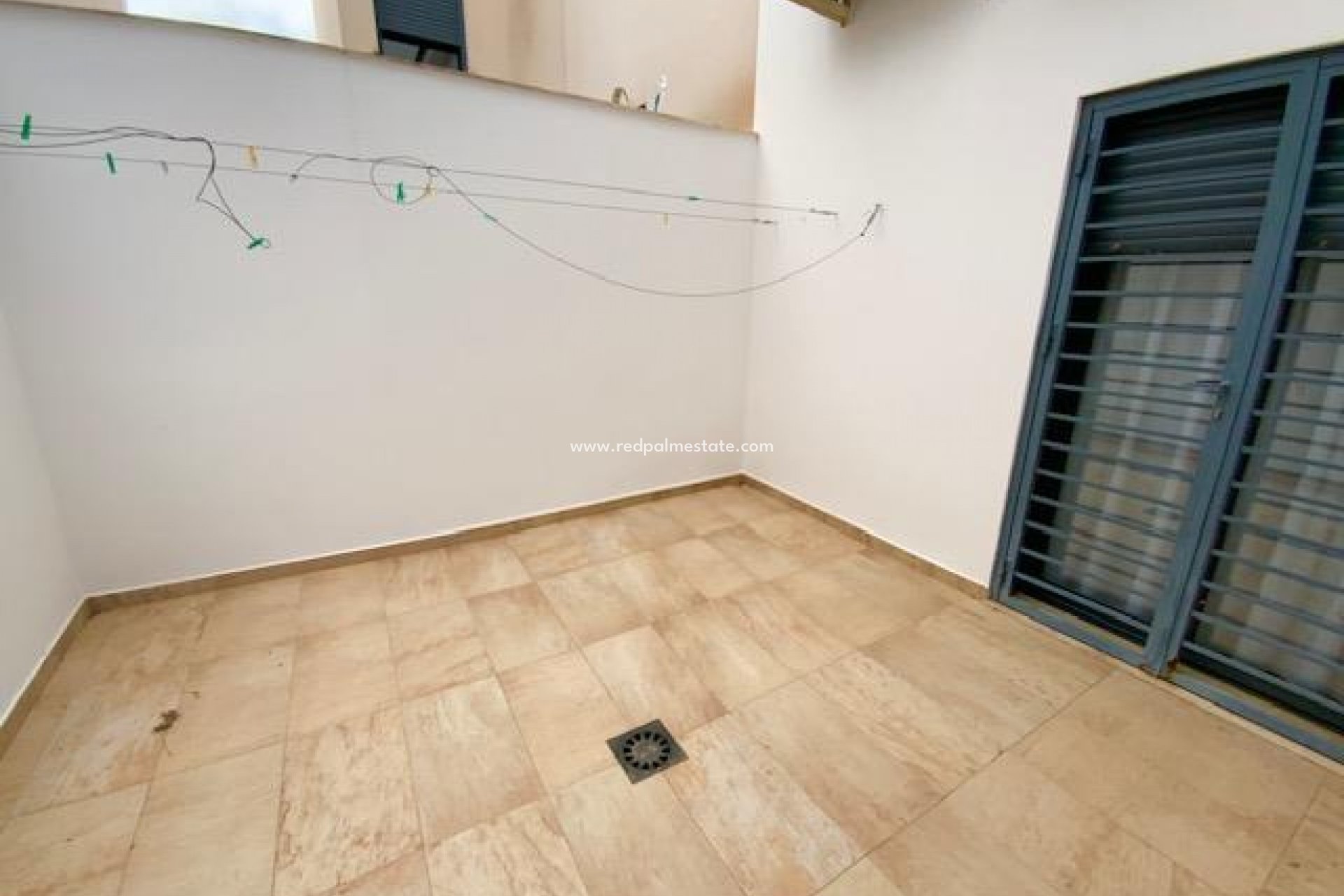 Videresalg - Villa -
ROLDAN - Inland
