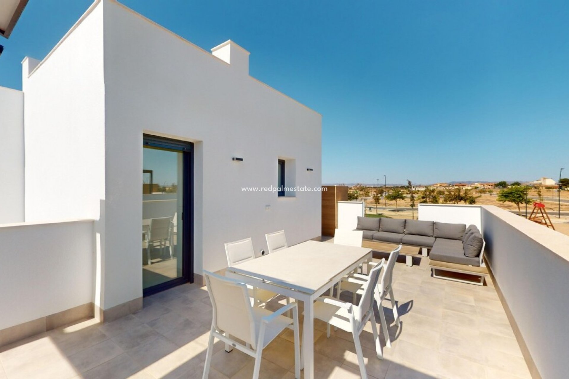 Videresalg - Villa -
ROLDAN - Inland