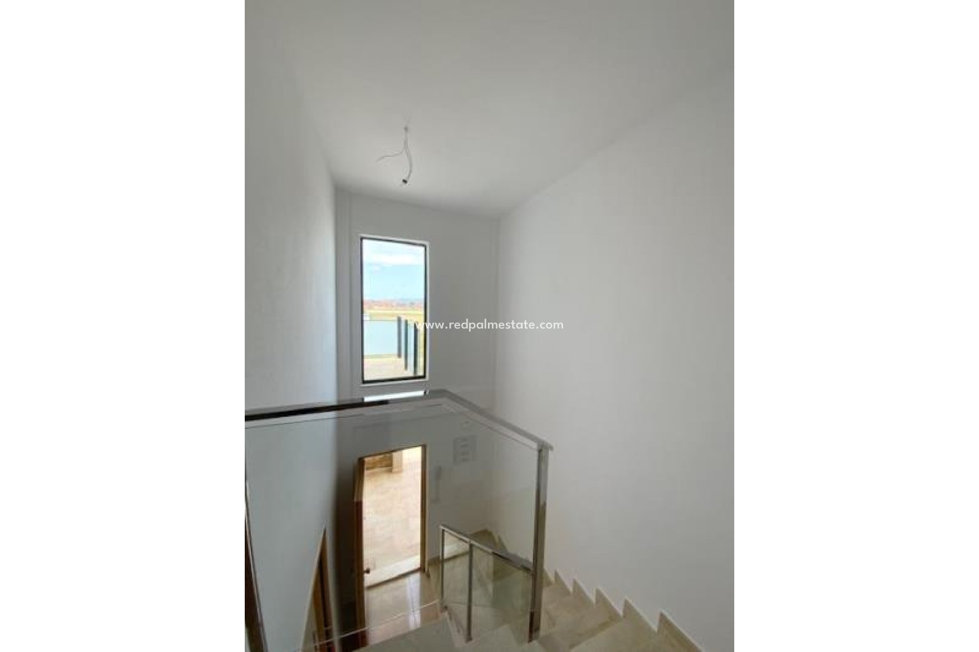 Videresalg - Villa -
ROLDAN - Inland