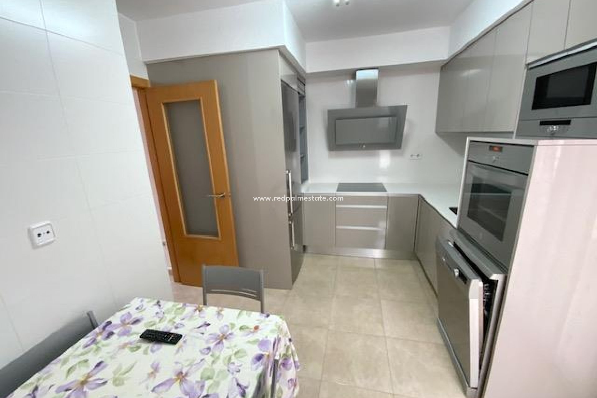 Videresalg - Villa -
ROLDAN - Inland