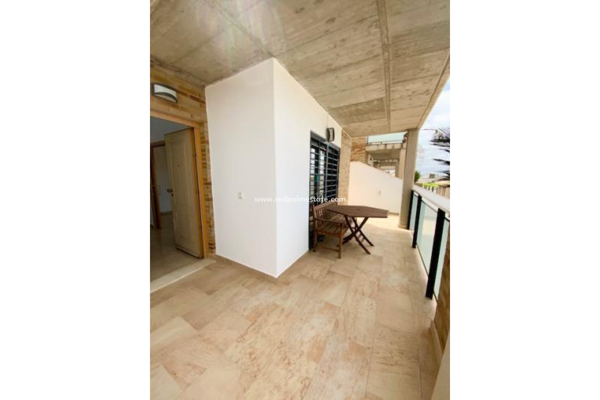 Videresalg - Villa -
ROLDAN - Inland