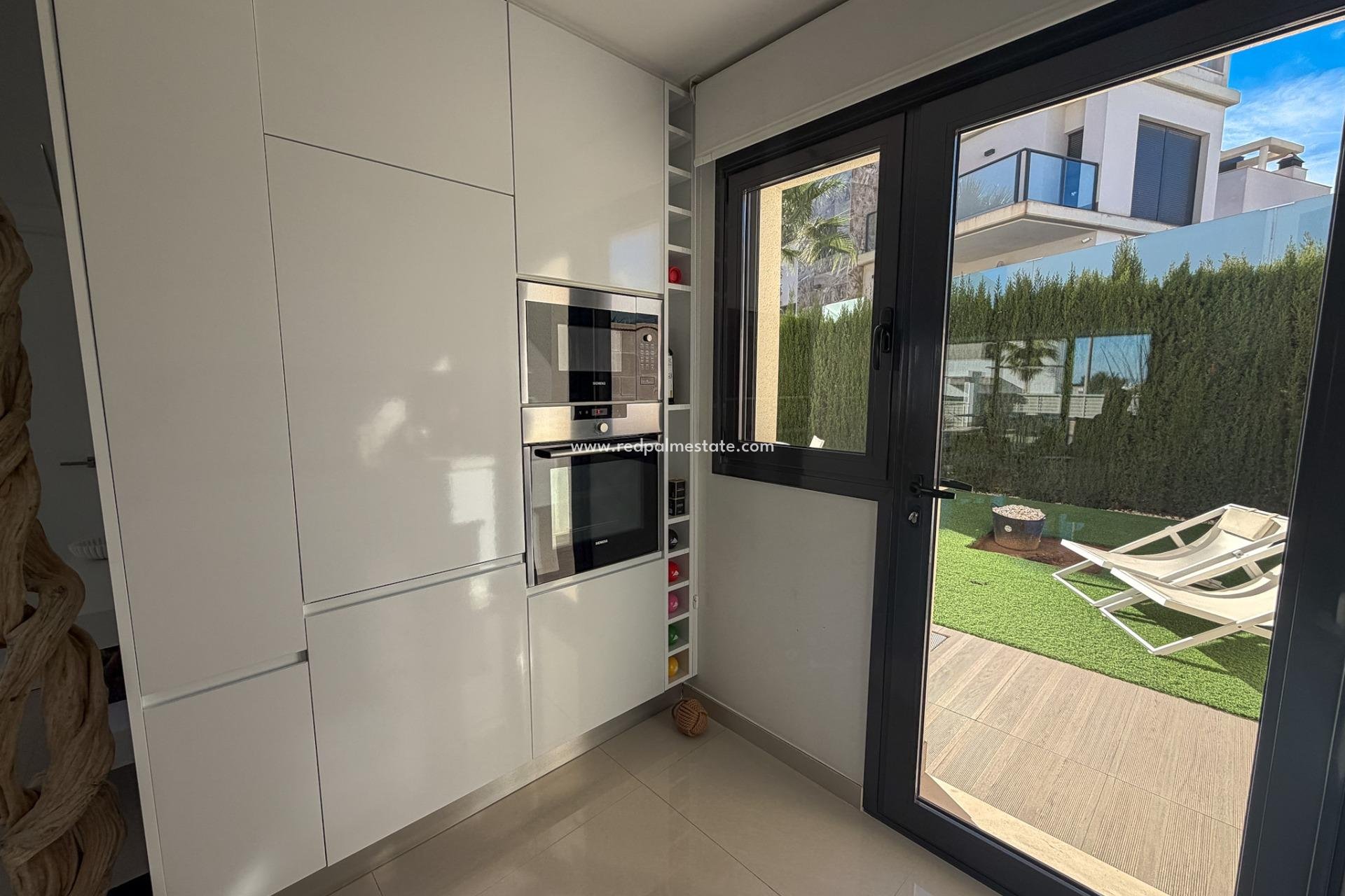 Videresalg - Villa -
San Miguel de Salinas - Bellavista