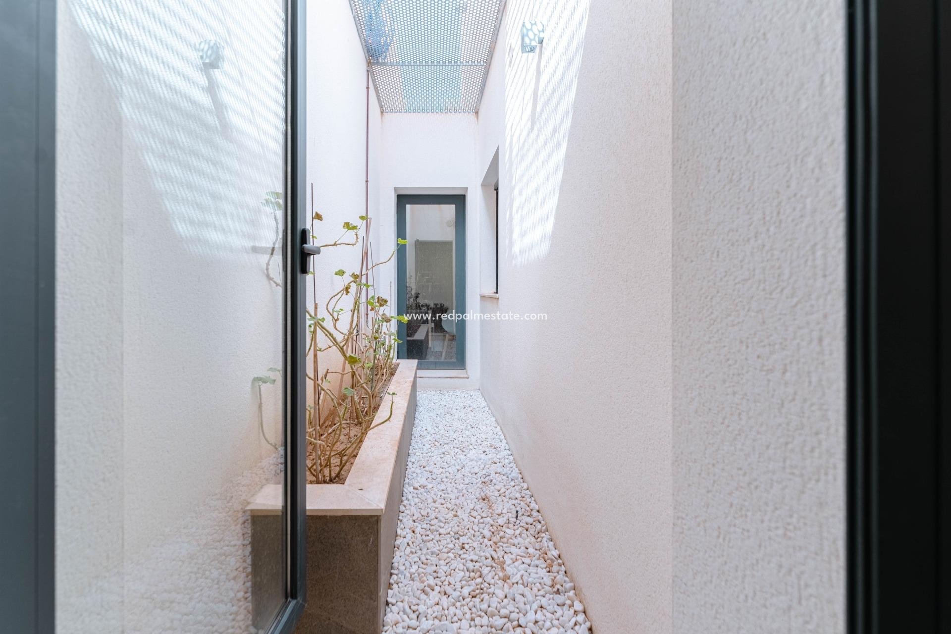 Videresalg - Villa -
San Miguel de Salinas - Bellavista