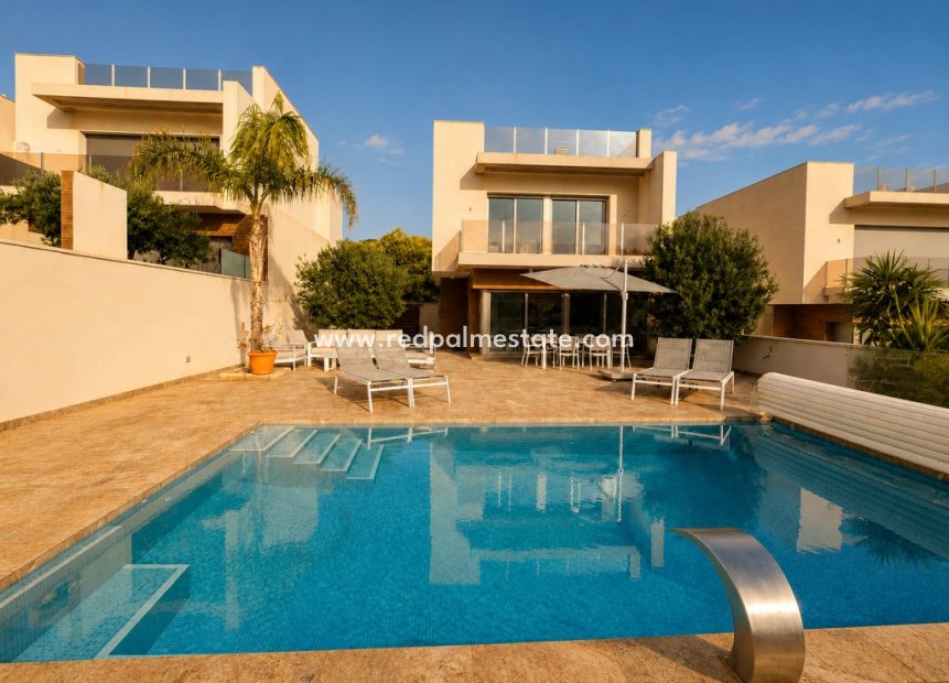 Videresalg - Villa -
San Miguel de Salinas - Inland