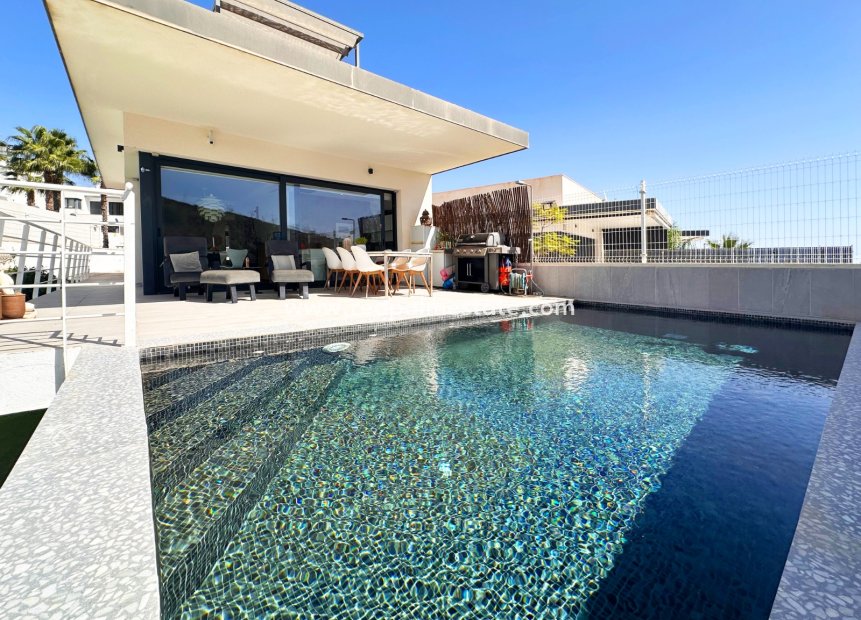 Videresalg - Villa -
San Miguel de Salinas - Inland