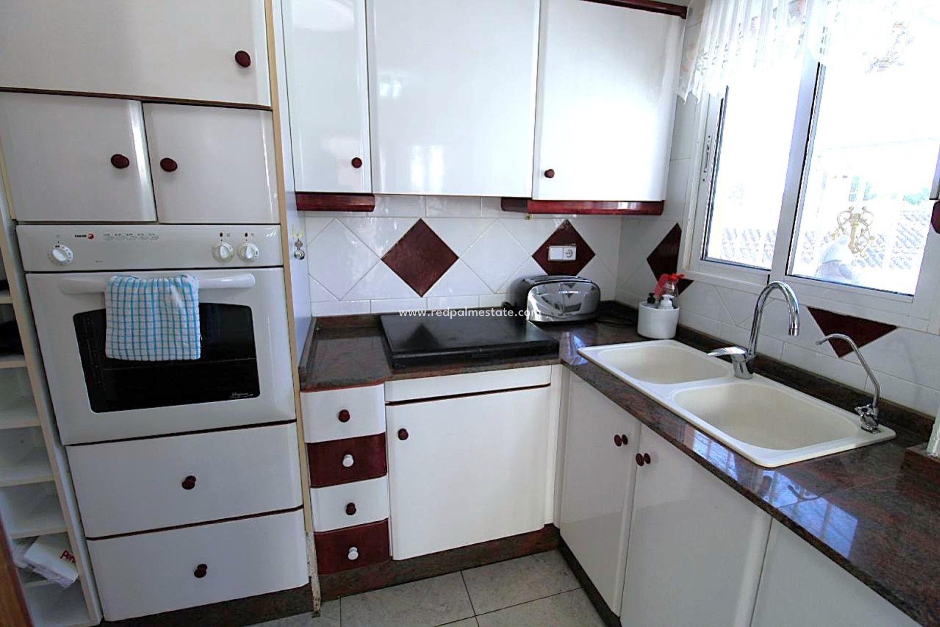 Videresalg - Villa -
San Miguel de Salinas - Inland