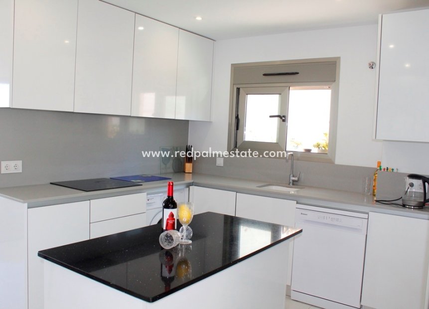 Videresalg - Villa -
San Miguel de Salinas - Inland