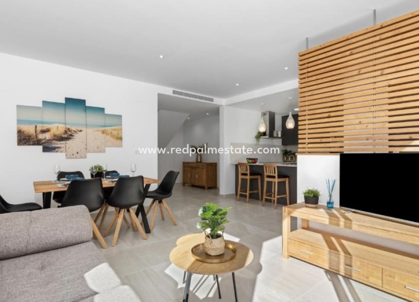 Videresalg - Villa -
San Miguel de Salinas - Inland