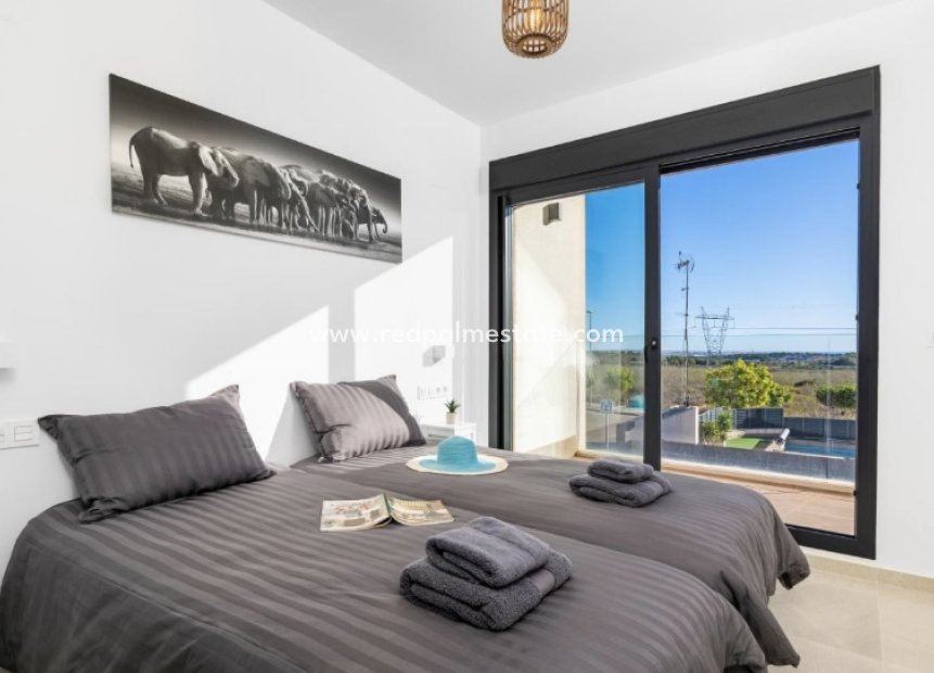 Videresalg - Villa -
San Miguel de Salinas - Inland