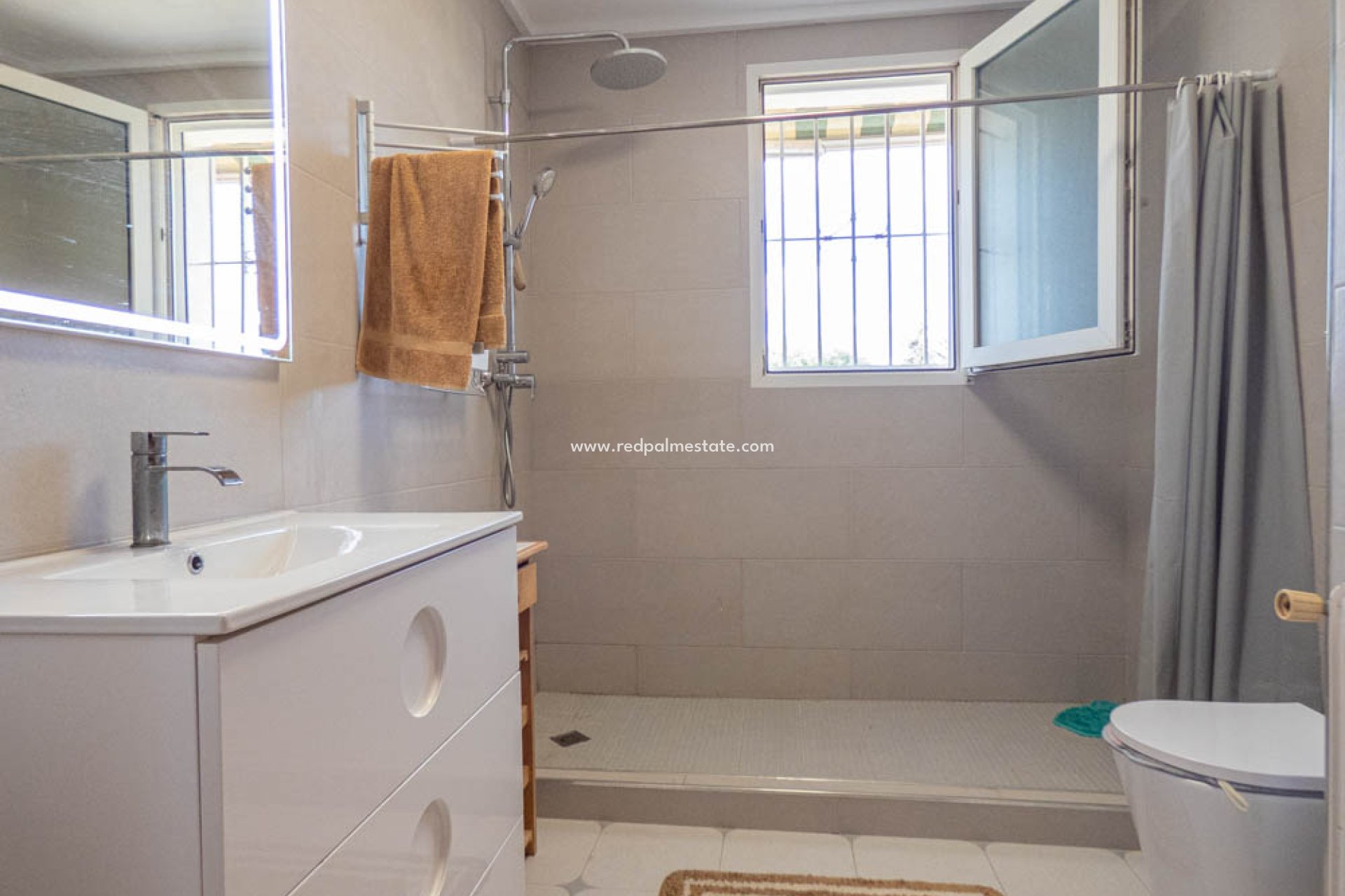 Videresalg - Villa -
San Miguel de Salinas - Inland