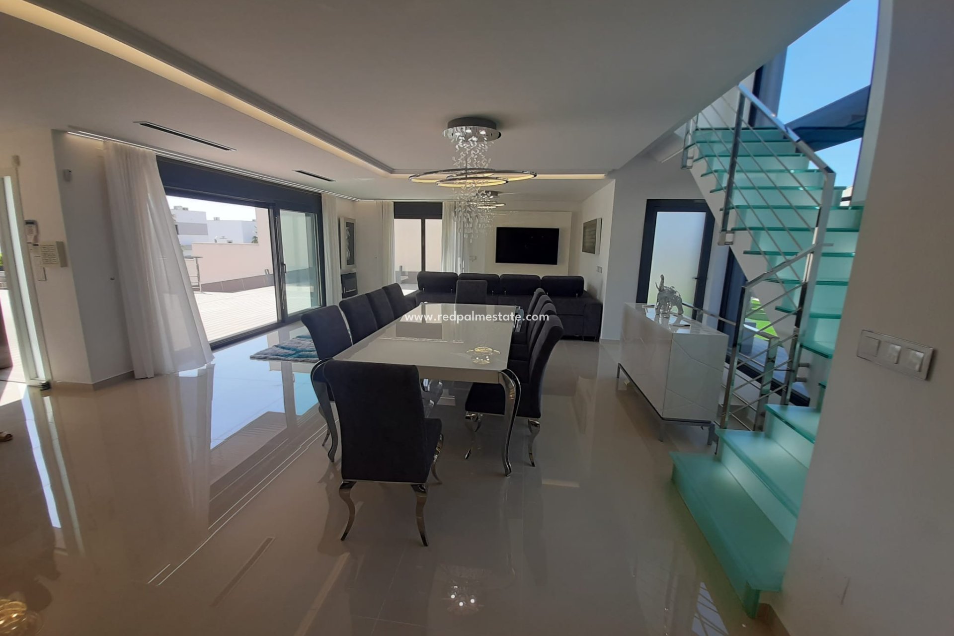 Videresalg - Villa -
San Miguel de Salinas - Inland