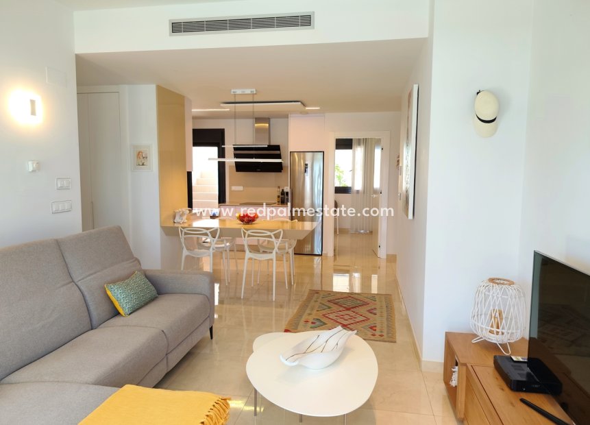 Videresalg - Villa -
San Miguel de Salinas - Inland