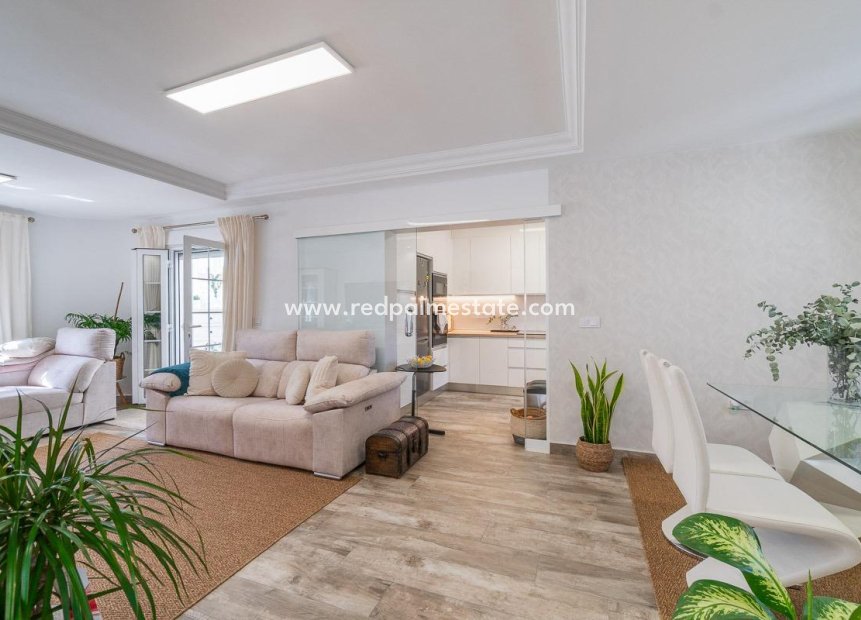 Videresalg - Villa -
San Miguel de Salinas - Las filipinas
