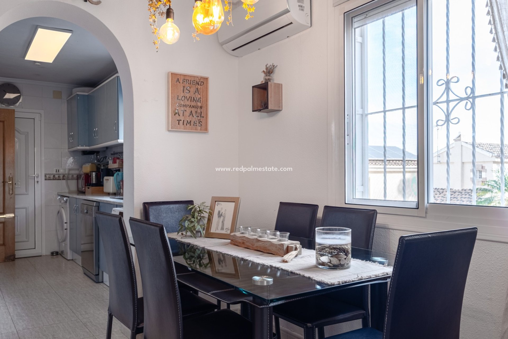 Videresalg - Villa -
Santa Pola