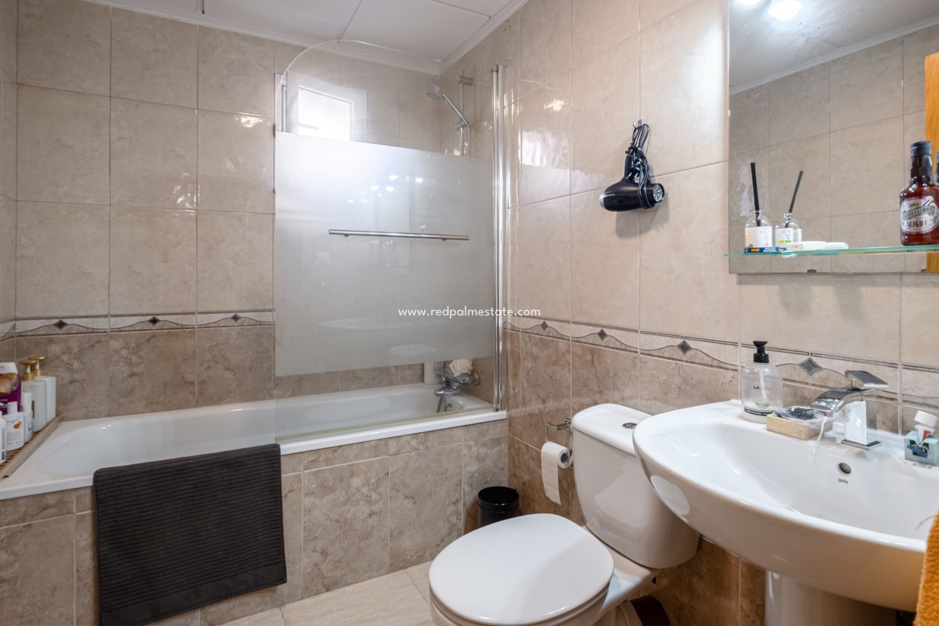 Videresalg - Villa -
Santa Pola