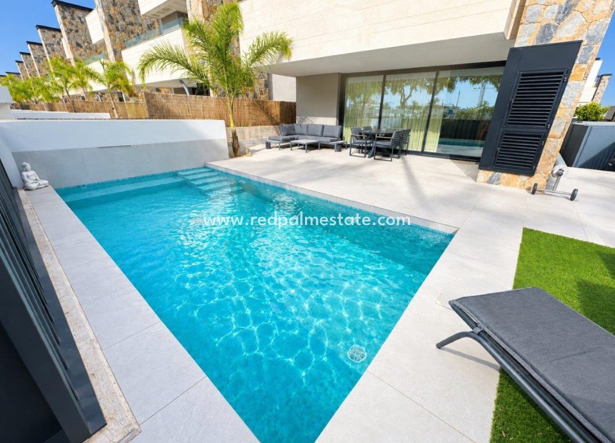 Videresalg - Villa -
Santa Rosalia Resort - Inland