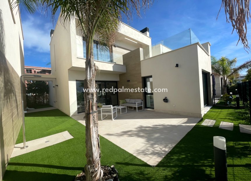 Videresalg - Villa -
Santa Rosalia Resort - Inland