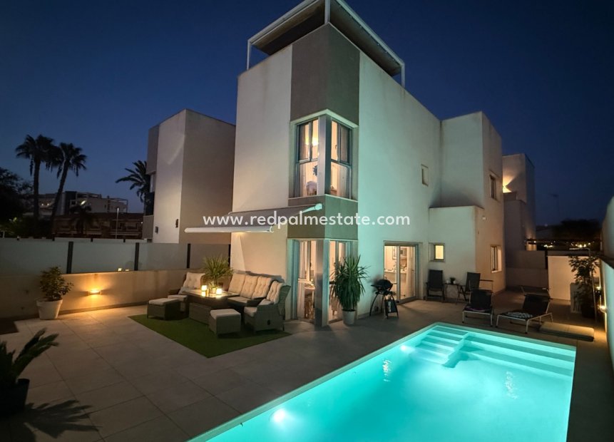 Videresalg - Villa -
Santiago de la Ribera - Zona de la playa
