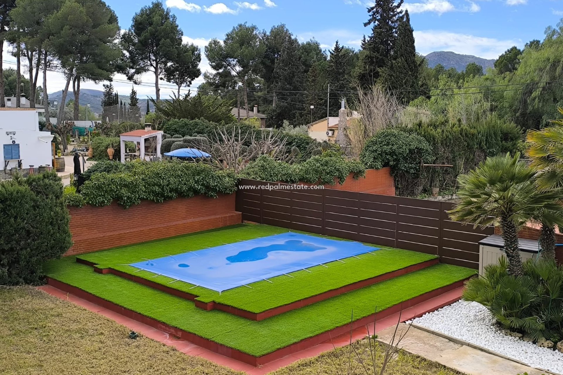 Videresalg - Villa -
Sax - Inland