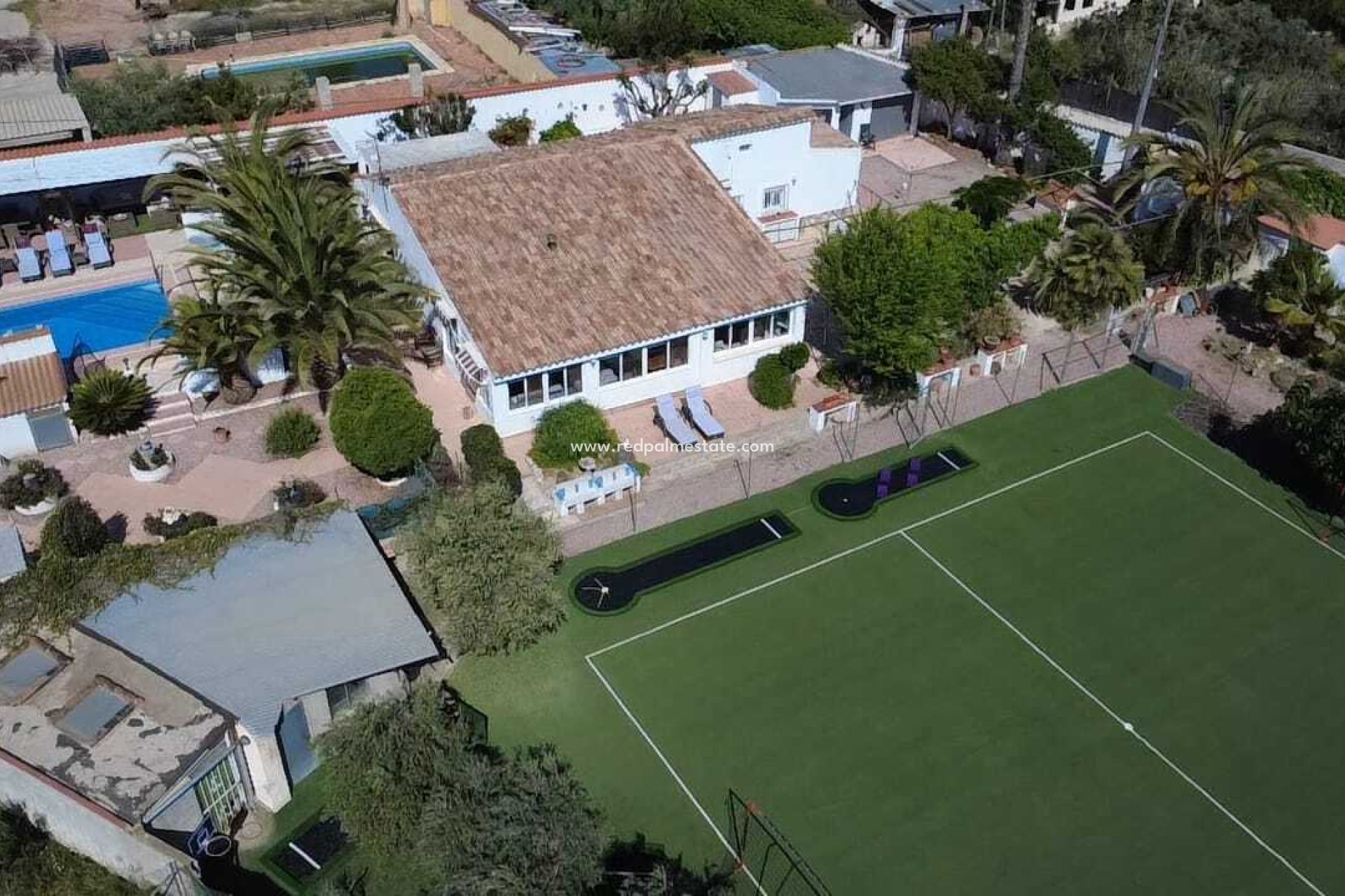 Videresalg - Villa -
Sax - Inland