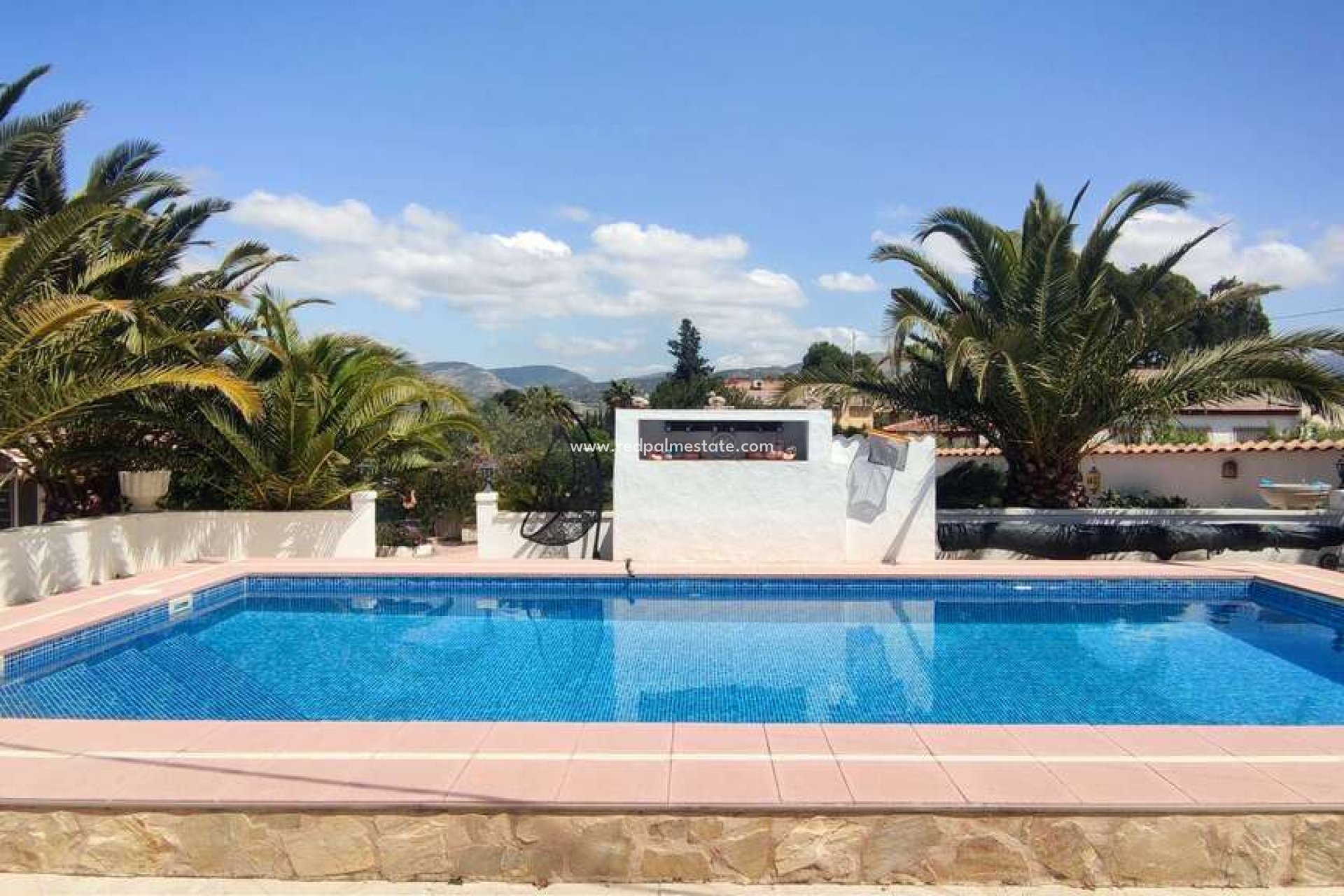 Videresalg - Villa -
Sax - Inland