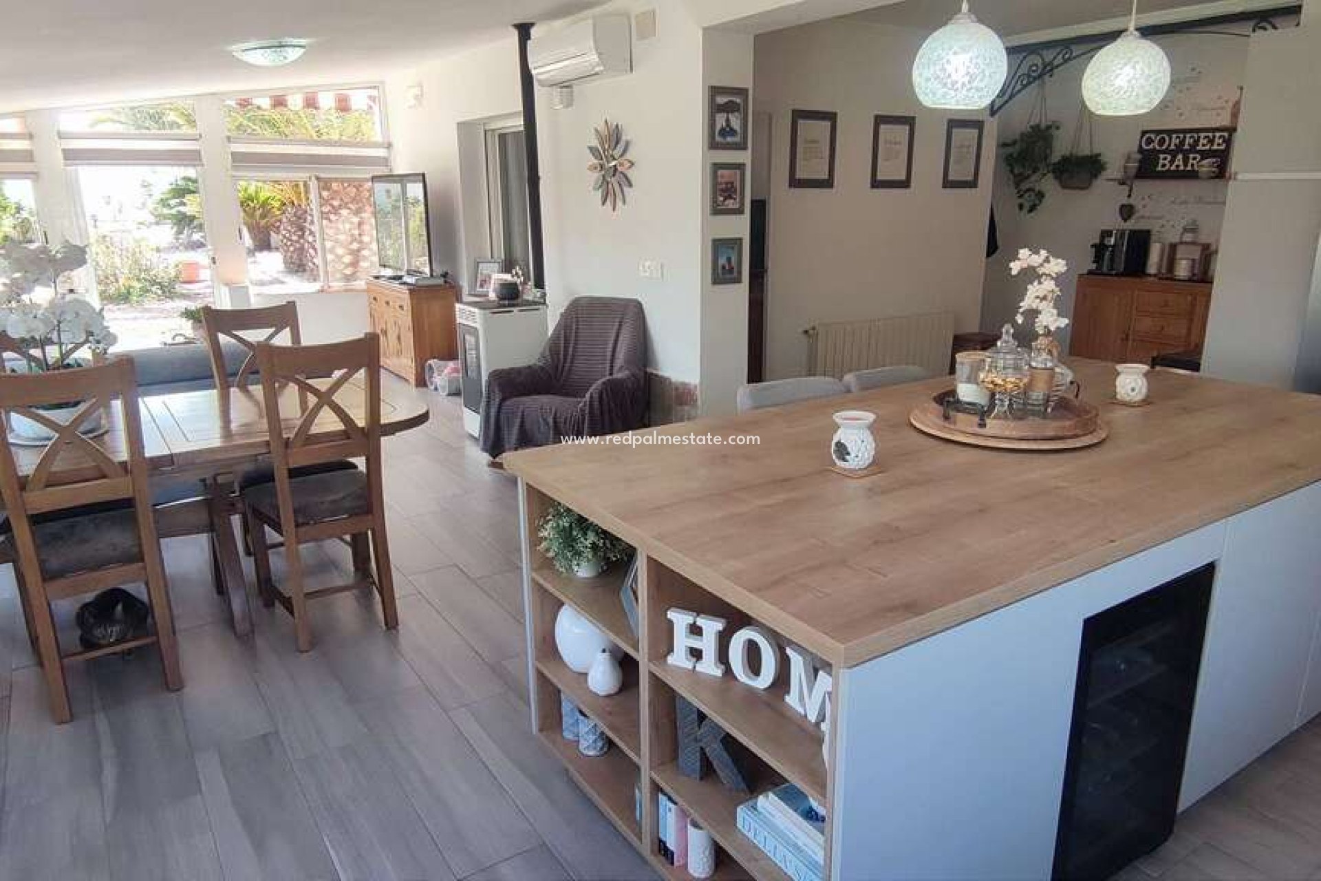 Videresalg - Villa -
Sax - Inland