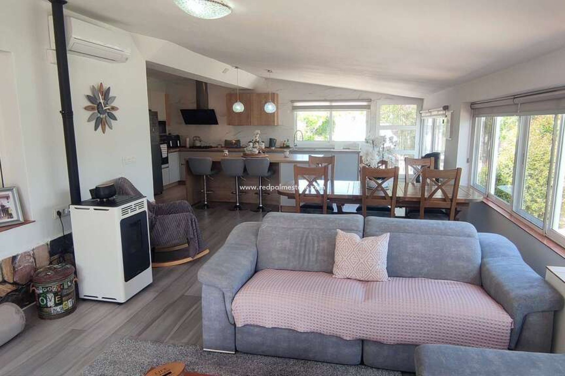 Videresalg - Villa -
Sax - Inland