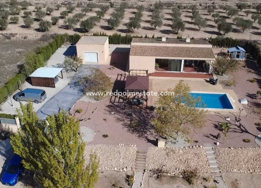 Videresalg - Villa -
Sax - Inland