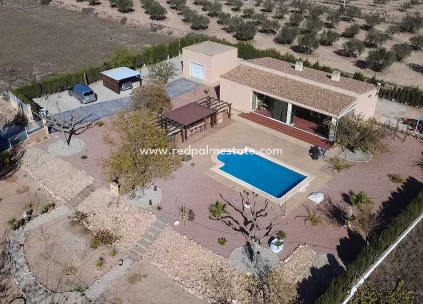 Videresalg - Villa -
Sax - Inland