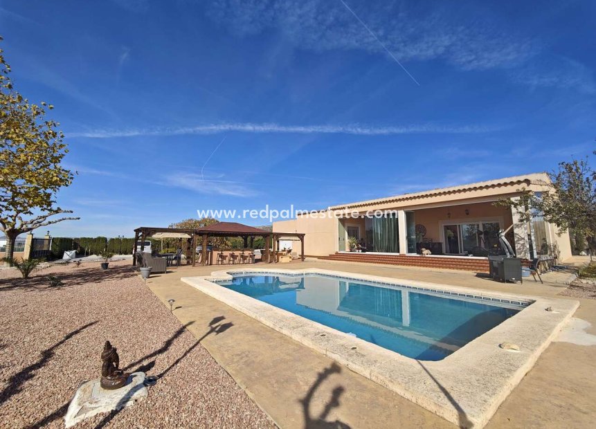 Videresalg - Villa -
Sax - Inland