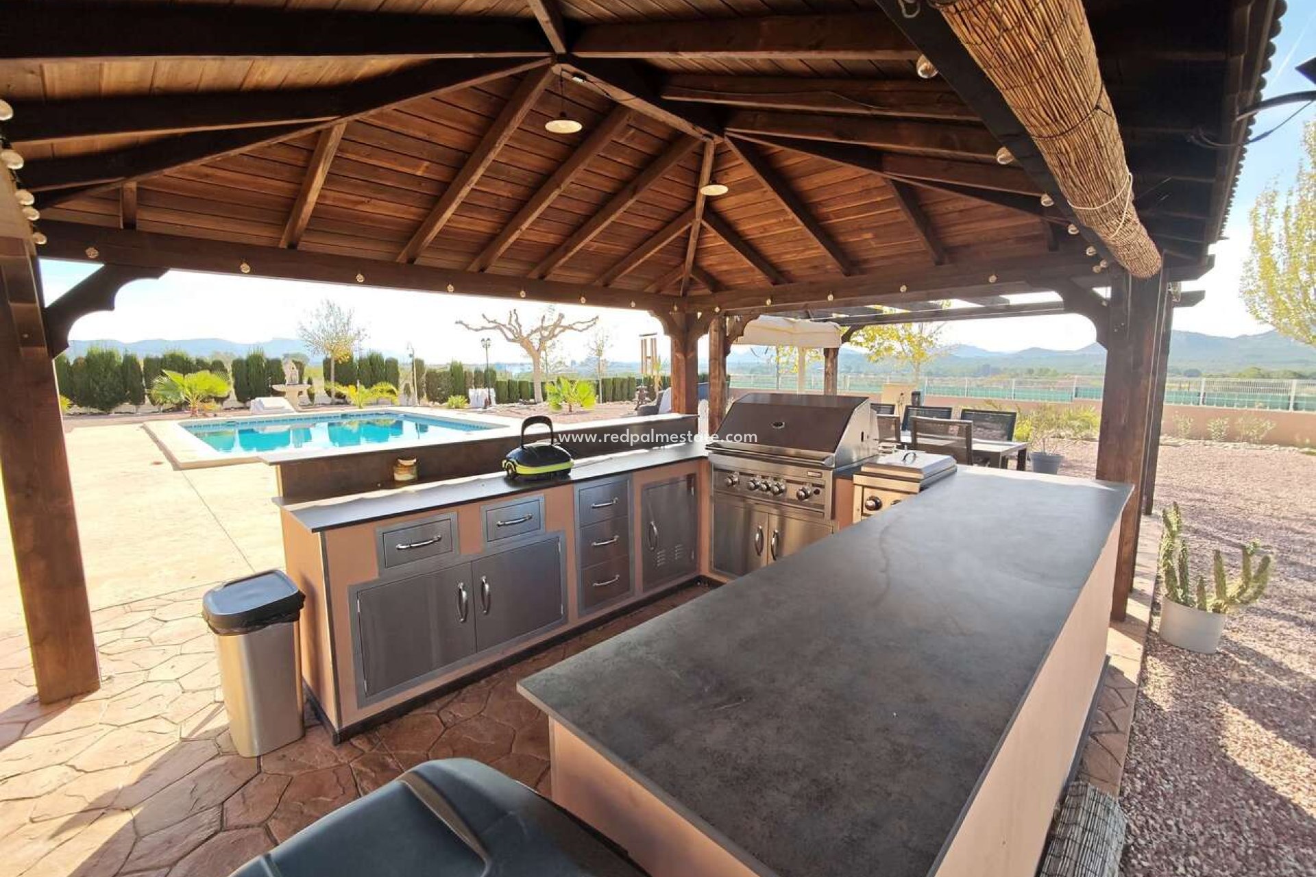 Videresalg - Villa -
Sax - Inland