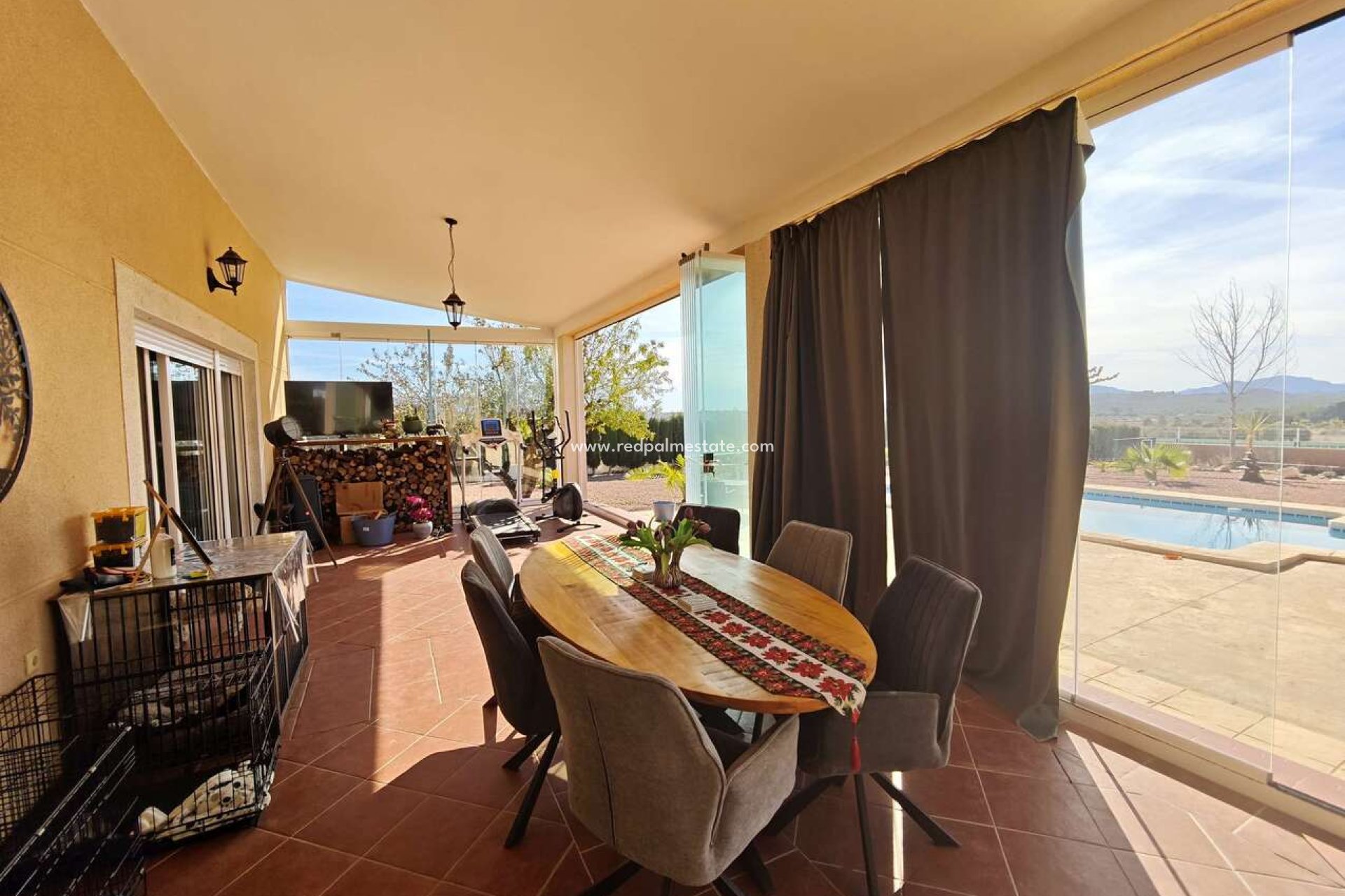 Videresalg - Villa -
Sax - Inland