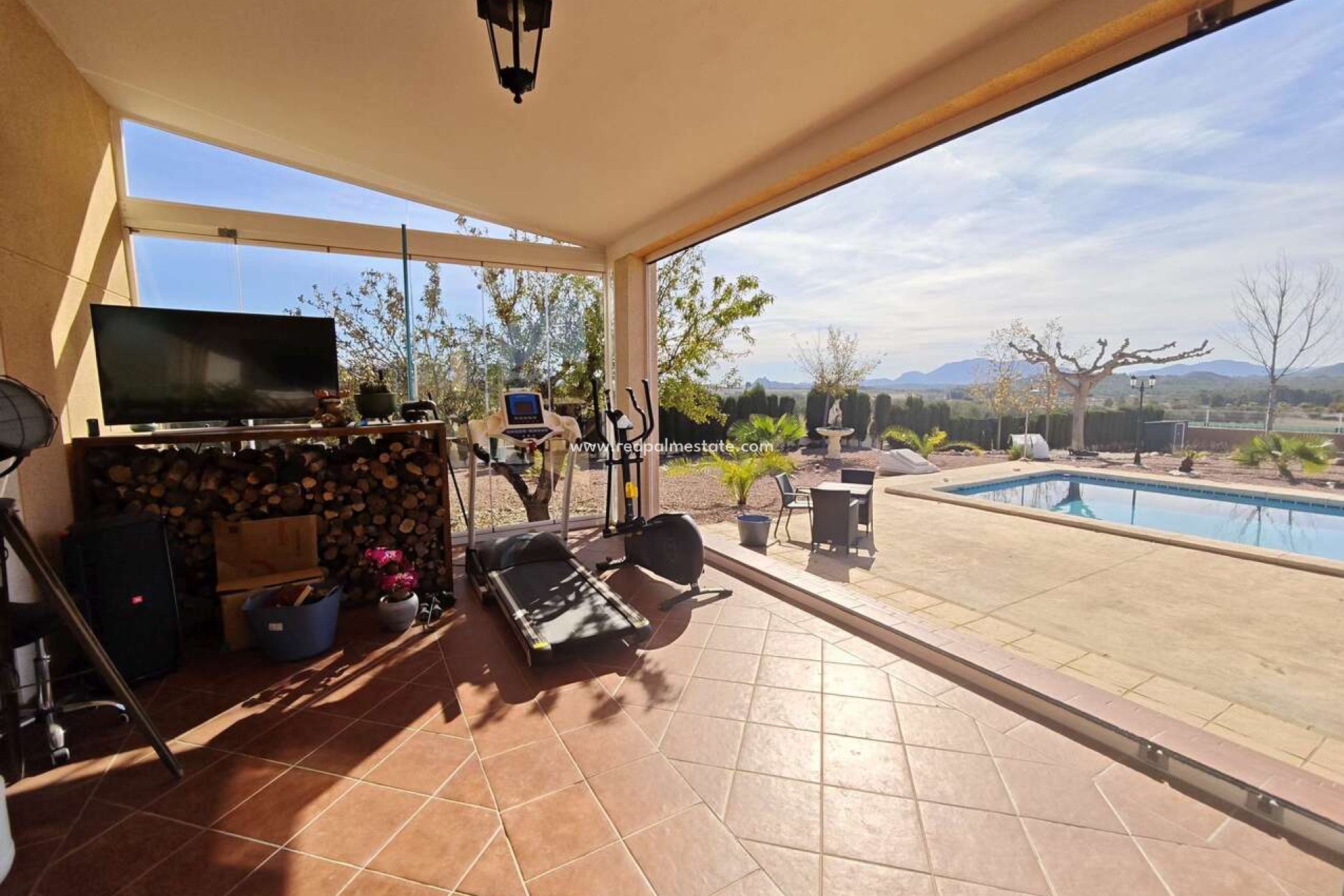 Videresalg - Villa -
Sax - Inland