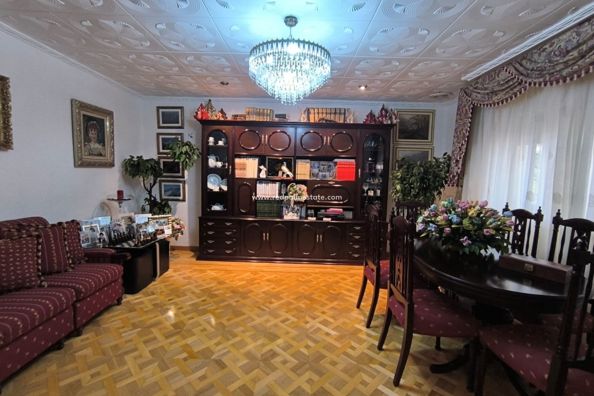 Videresalg - Villa -
Sax - Inland