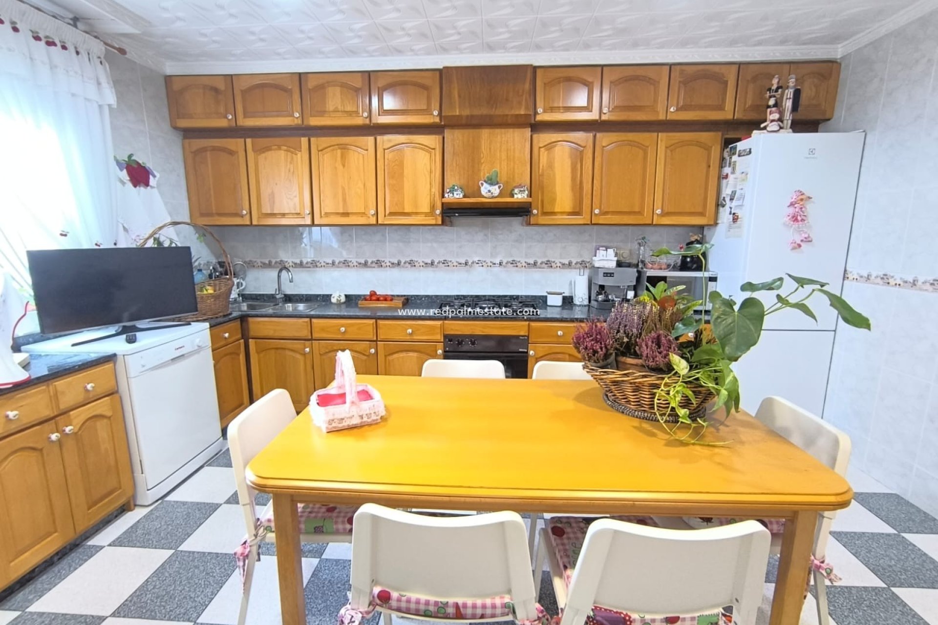 Videresalg - Villa -
Sax - Inland