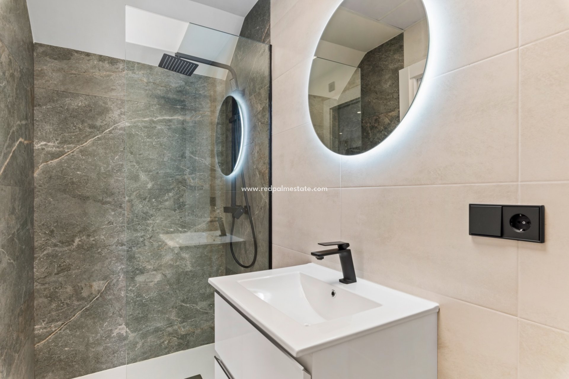 Videresalg - Villa -
Torre de la Horadada