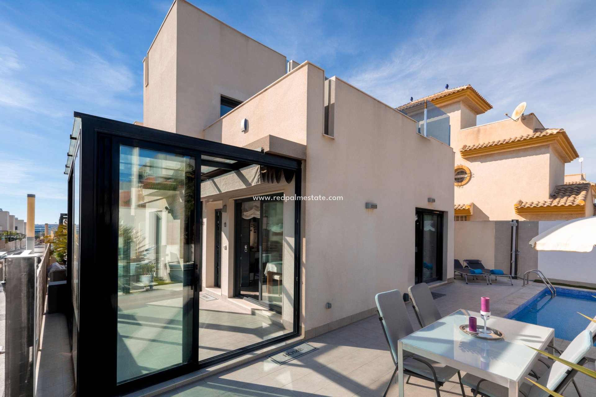 Videresalg - Villa -
Torrevieja - Aguas Nueva