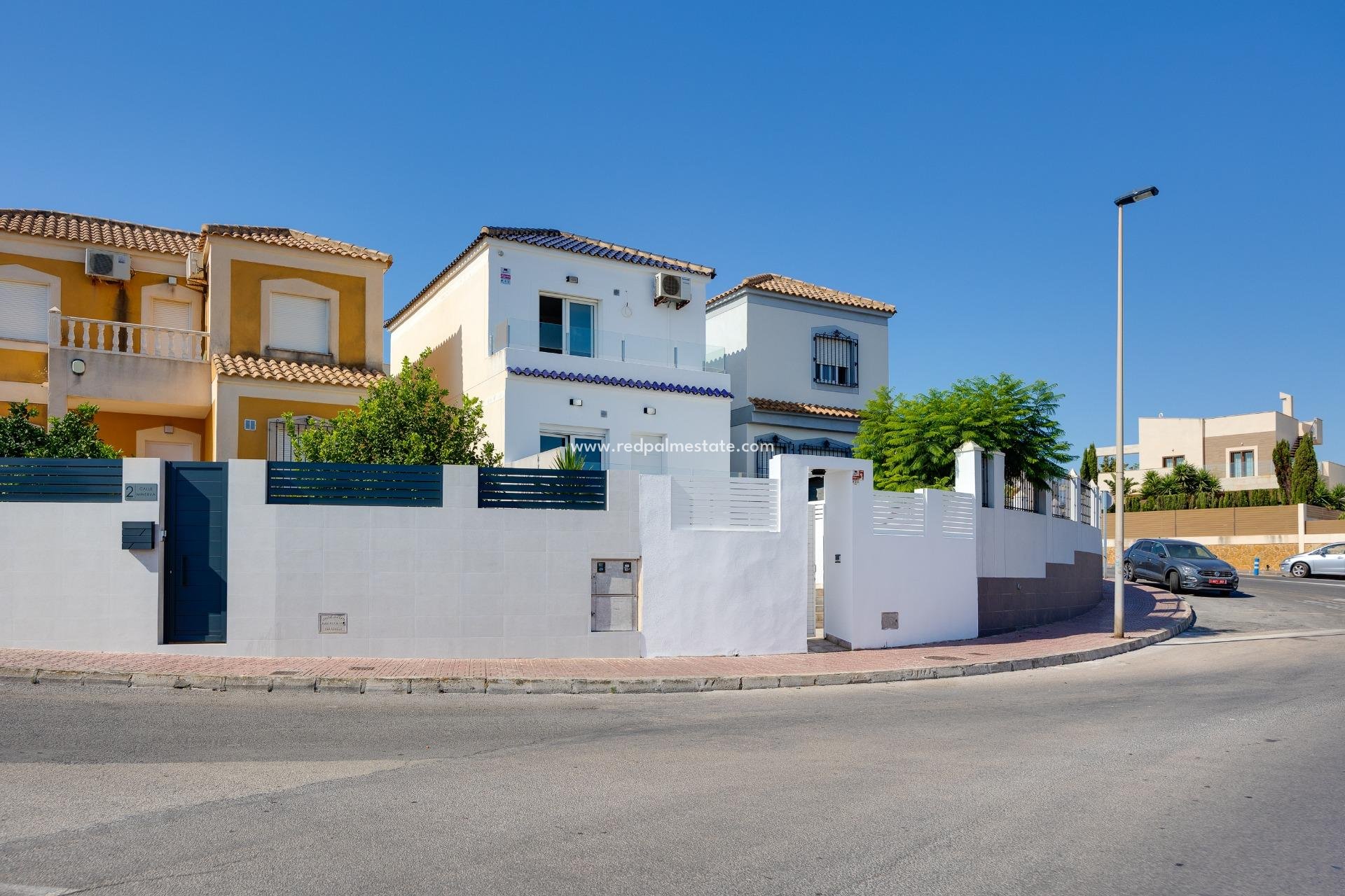 Videresalg - Villa -
Torrevieja - Aguas Nueva