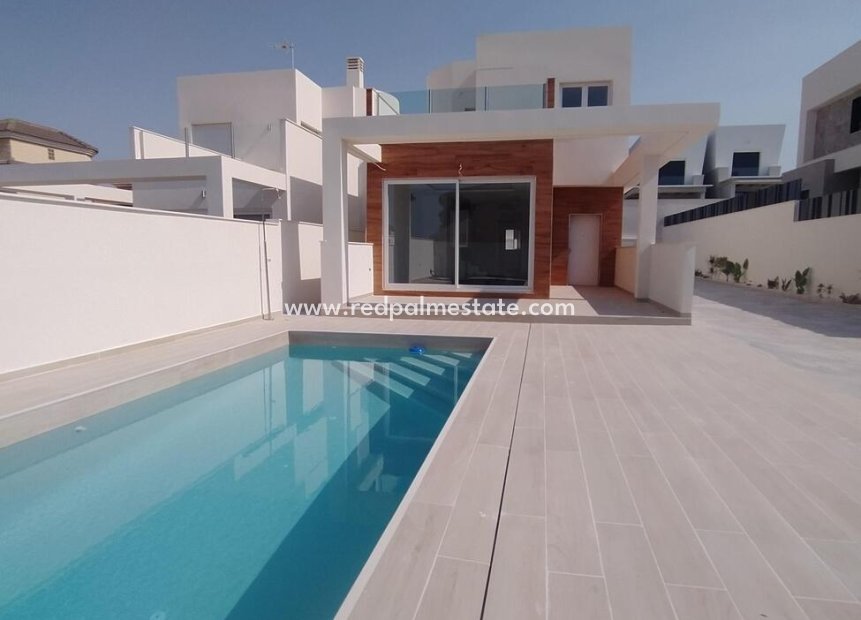 Videresalg - Villa -
Torrevieja - Aguas Nueva