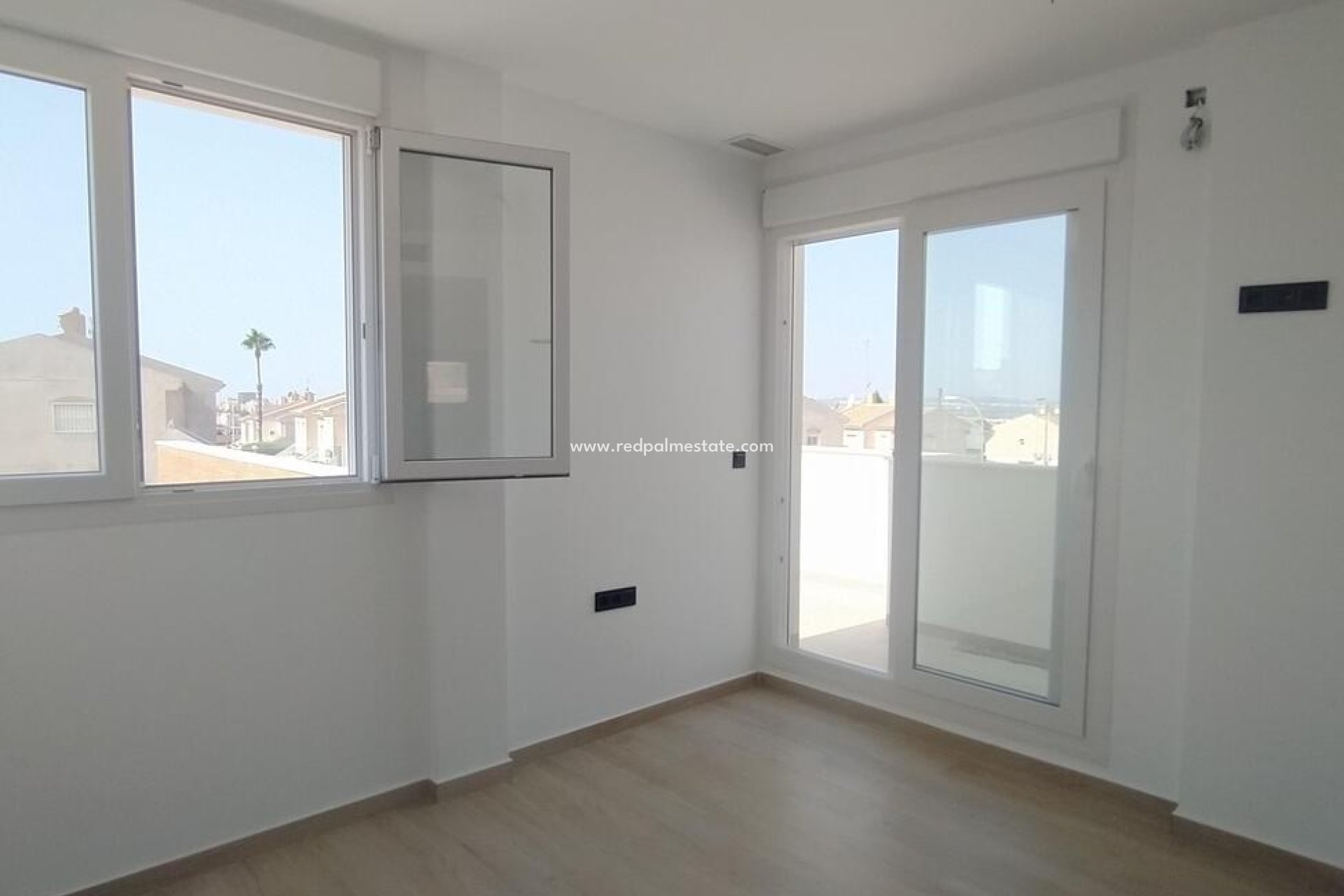 Videresalg - Villa -
Torrevieja - Aguas Nueva