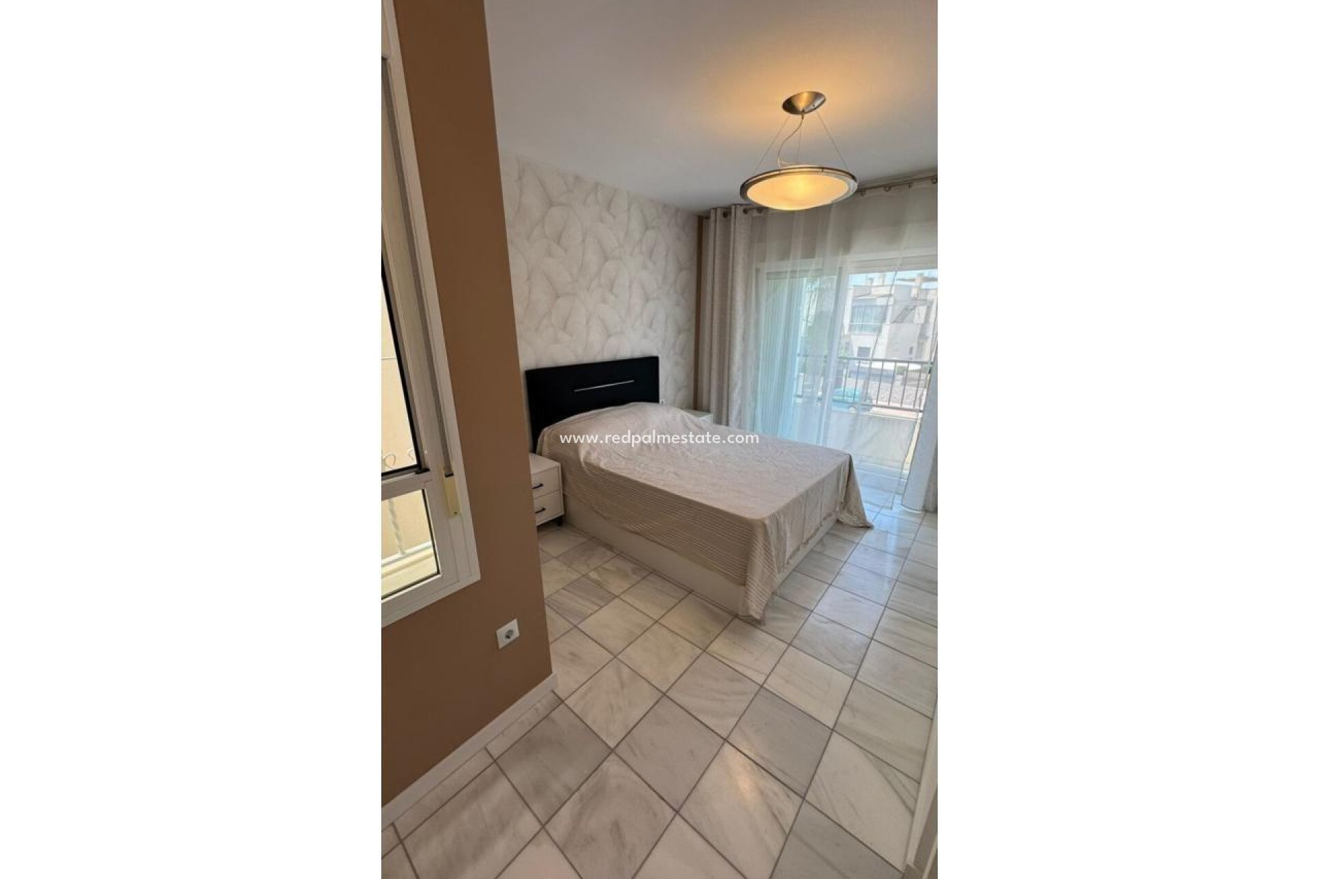 Videresalg - Villa -
Torrevieja - Aguas Nueva