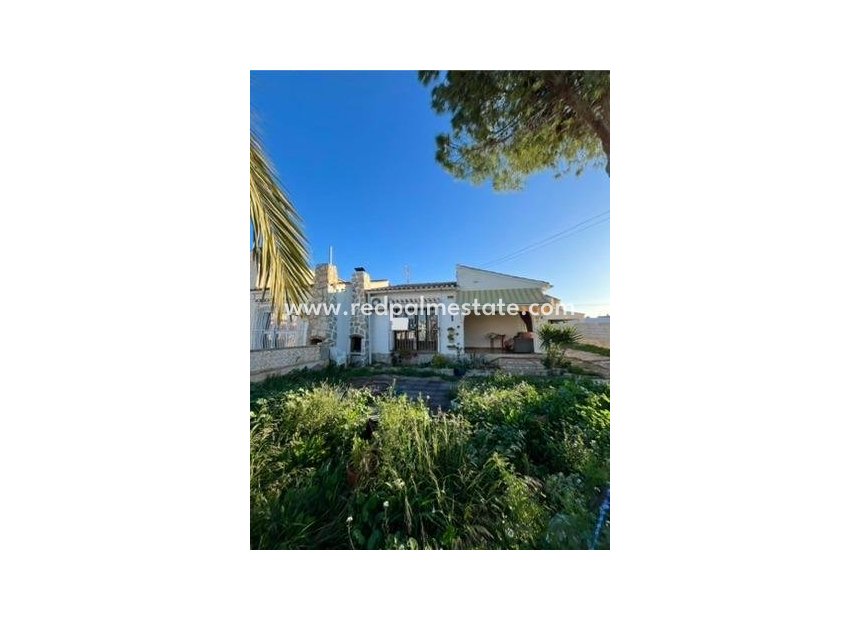 Videresalg - Villa -
Torrevieja - Aguas Nueva