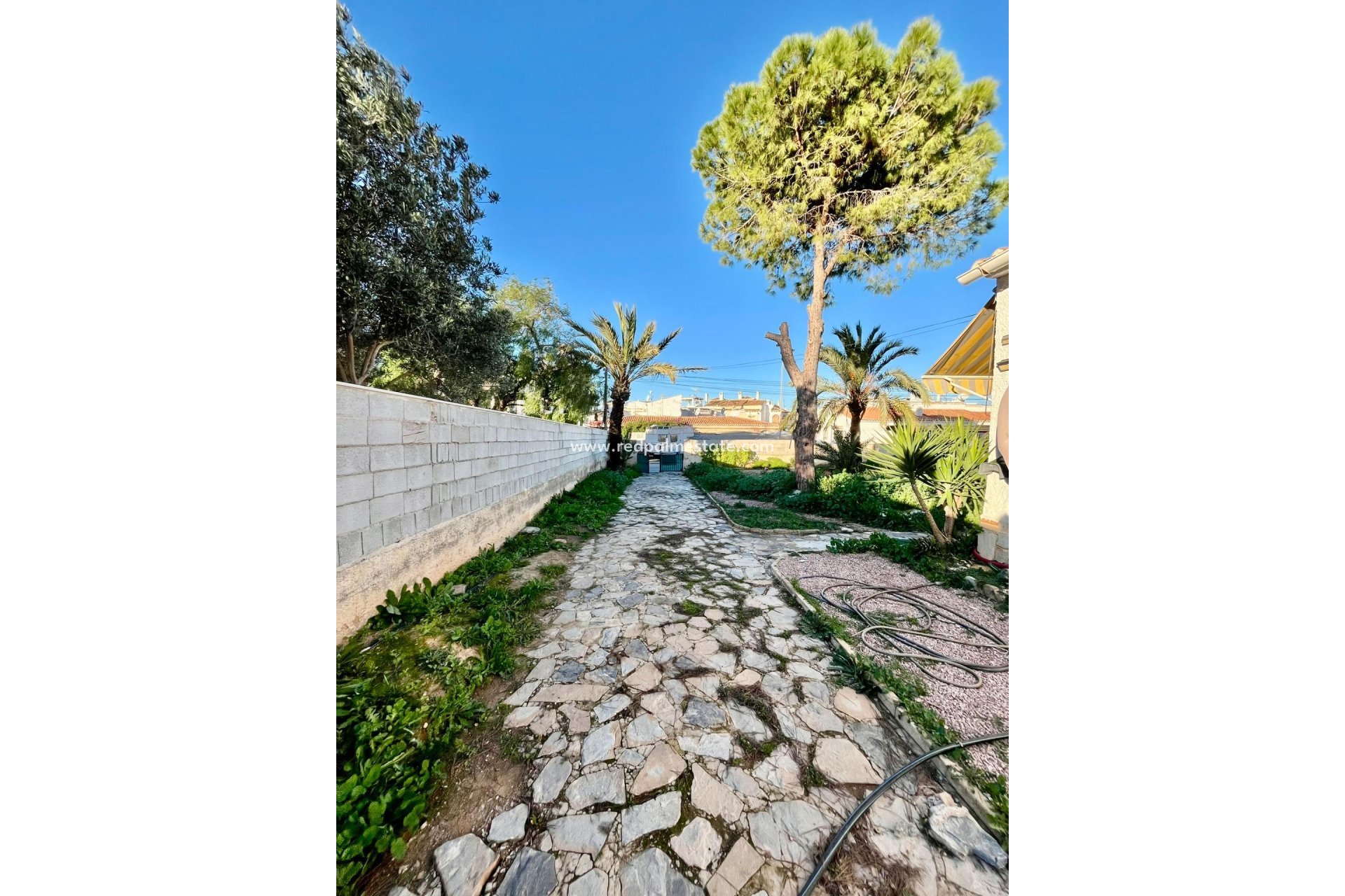 Videresalg - Villa -
Torrevieja - Aguas Nueva