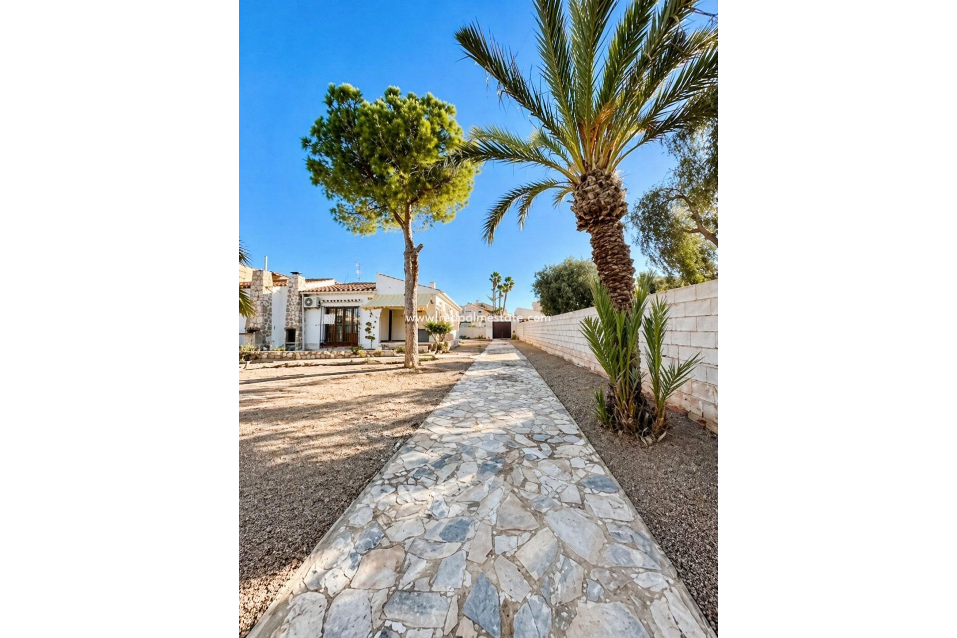 Videresalg - Villa -
Torrevieja - Aguas Nueva