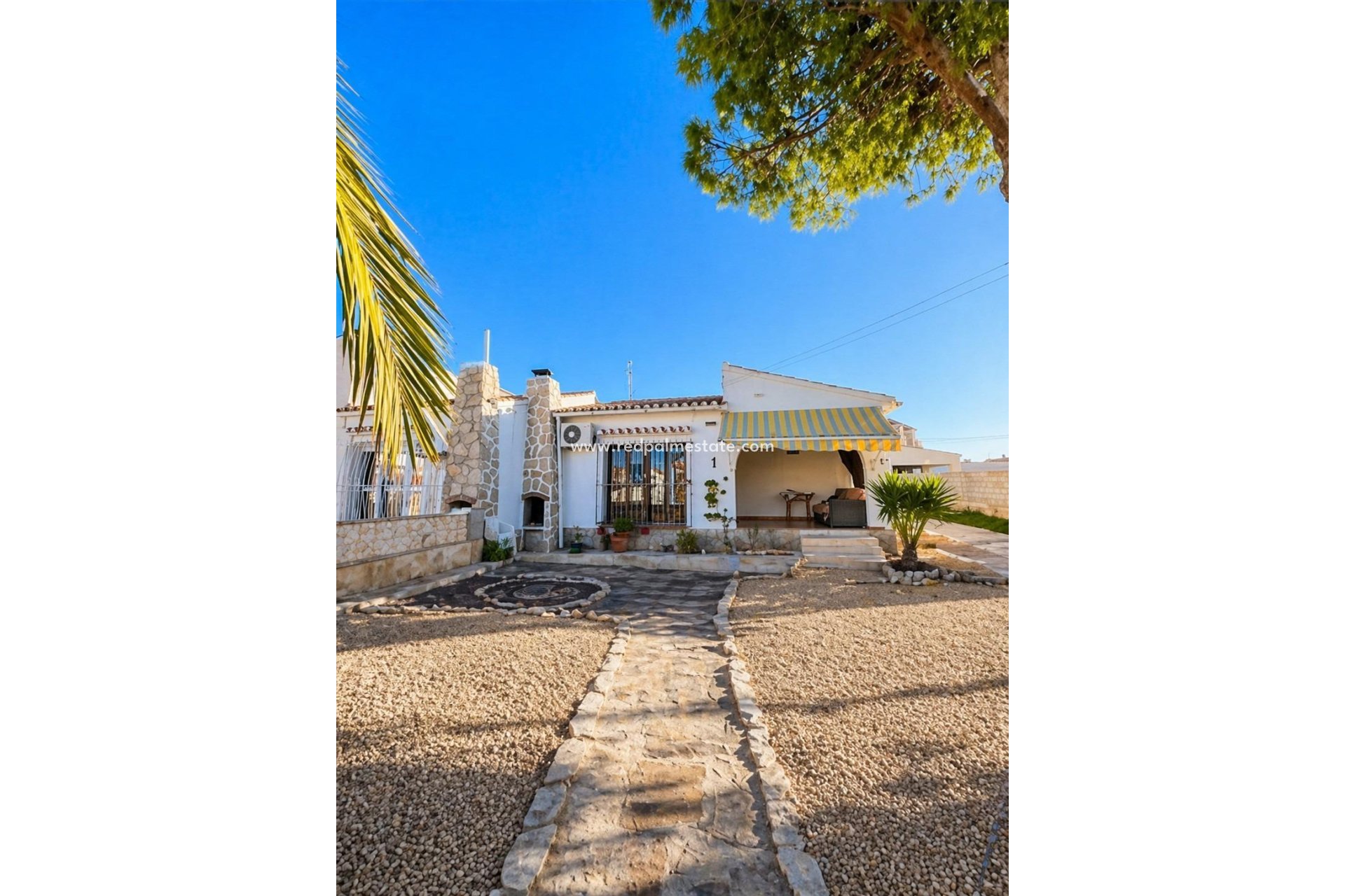 Videresalg - Villa -
Torrevieja - Aguas Nueva